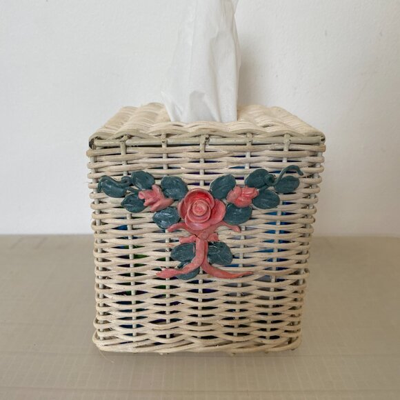 Bathroom Wicker Tissue Holder & 3-D Rose Design - Picture 1 of 8